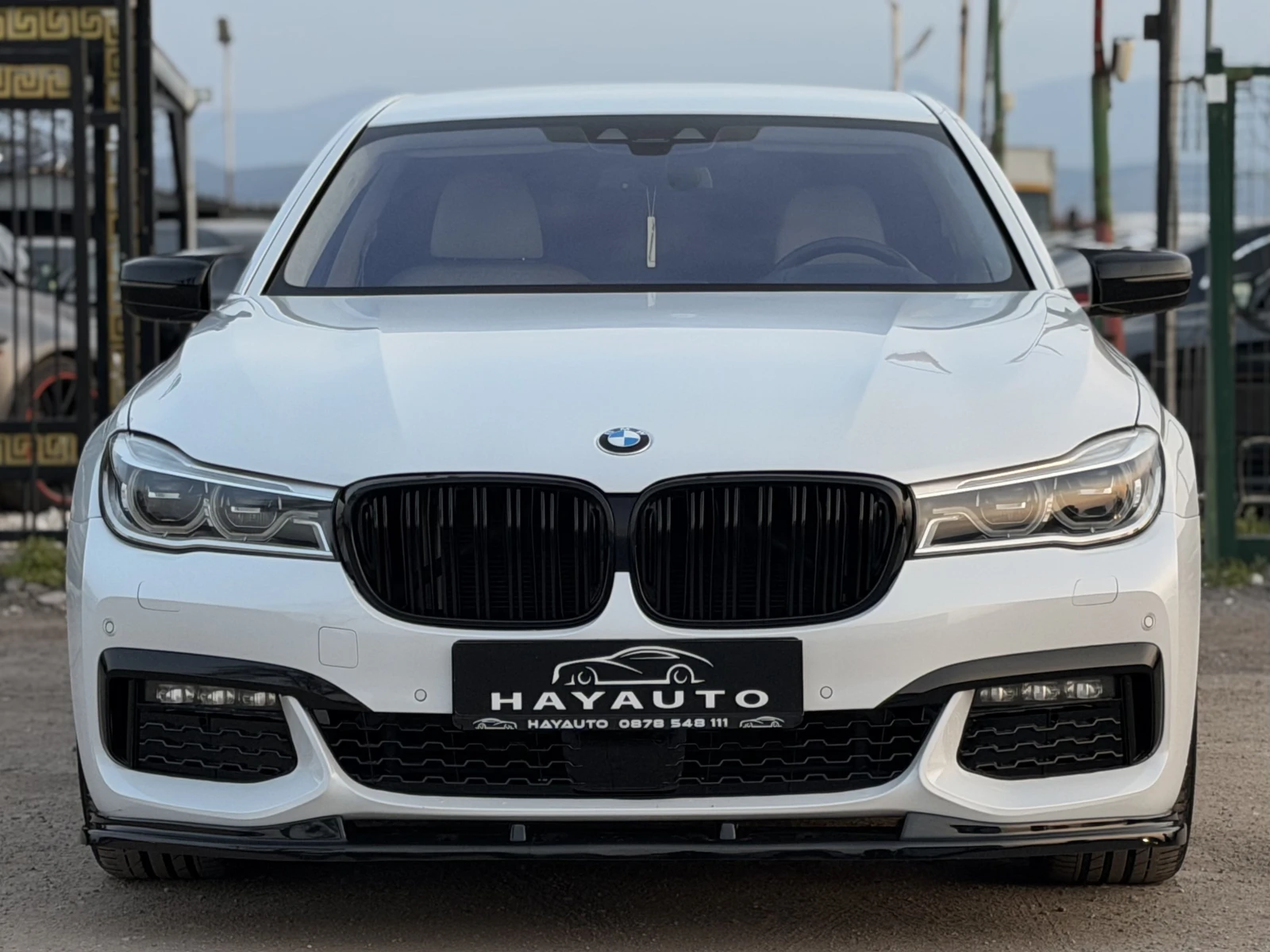 BMW 730 d= xDrive= M-pack= Aero Pack= HUD= Soft Close= har, снимка 2 - Автомобили и джипове - 53878242