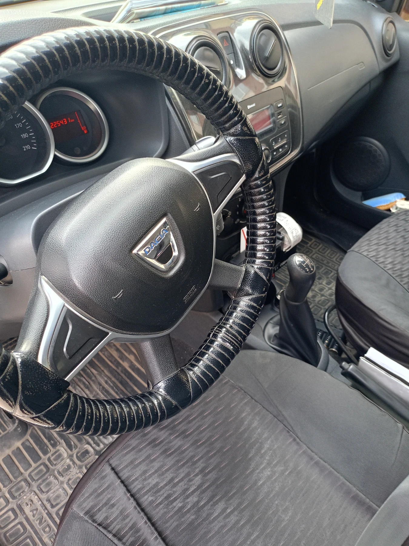 Dacia Sandero, снимка 8 - Автомобили и джипове - 54220828