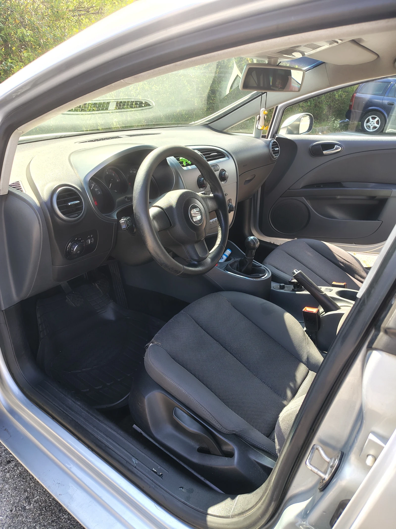 Seat Leon 1.9 TDI, снимка 2 - Автомобили и джипове - 54242060