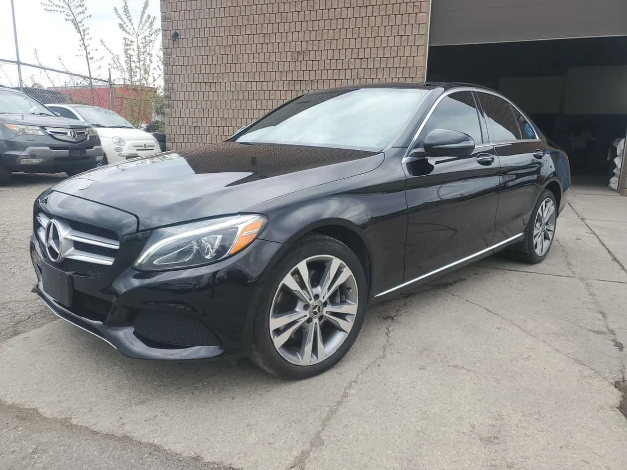 Mercedes-Benz C 300 * 4MATIC Sedan * CARFAX * БЕЗ ПЪРВОНАЧАЛНА ВНОСКА