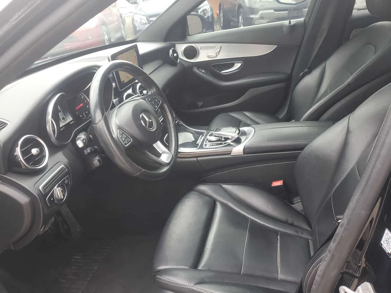 Mercedes-Benz C 300 4MATIC Sedan/360 КАМЕРИ/ПАНОРАМА/ПОДГРЕВИ, снимка 7 - Автомобили и джипове - 54386933