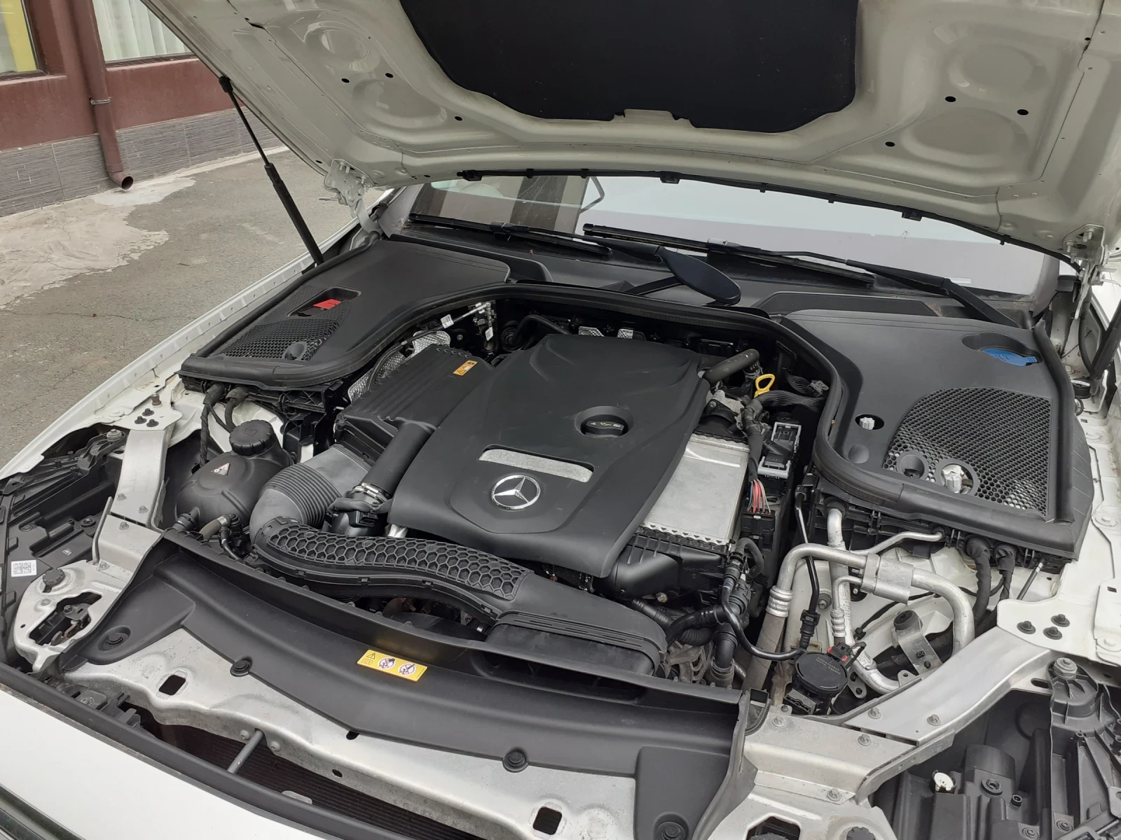Mercedes-Benz E 200 4x4, снимка 6 - Автомобили и джипове - 54493621