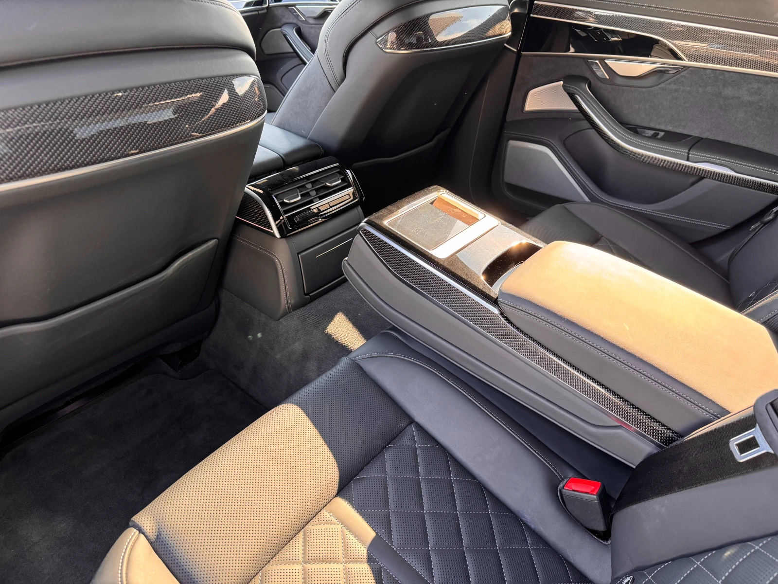 Audi S8 / ГАРАНЦИЯ / B&O / 17000км! / 360 / , снимка 13 - Автомобили и джипове - 54567132