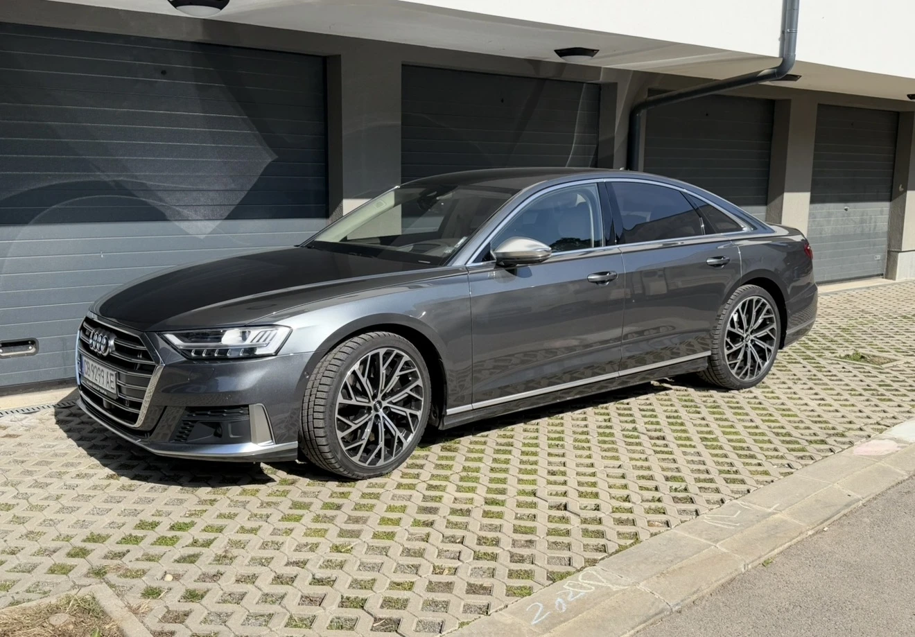 Audi S8