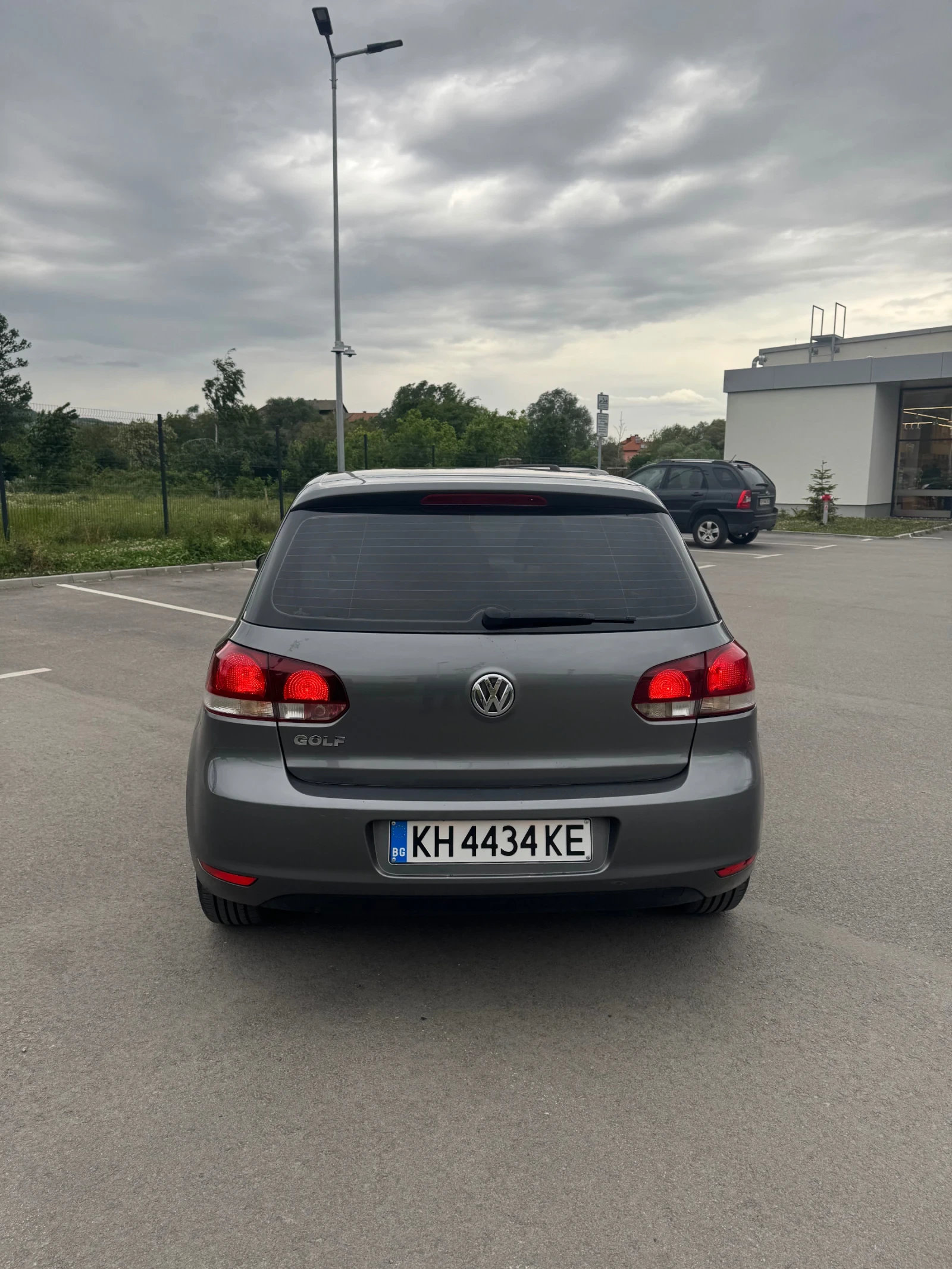 VW Golf 1.6 Bifuel фабрична газ 1.6 LP, снимка 4 - Автомобили и джипове - 54609717