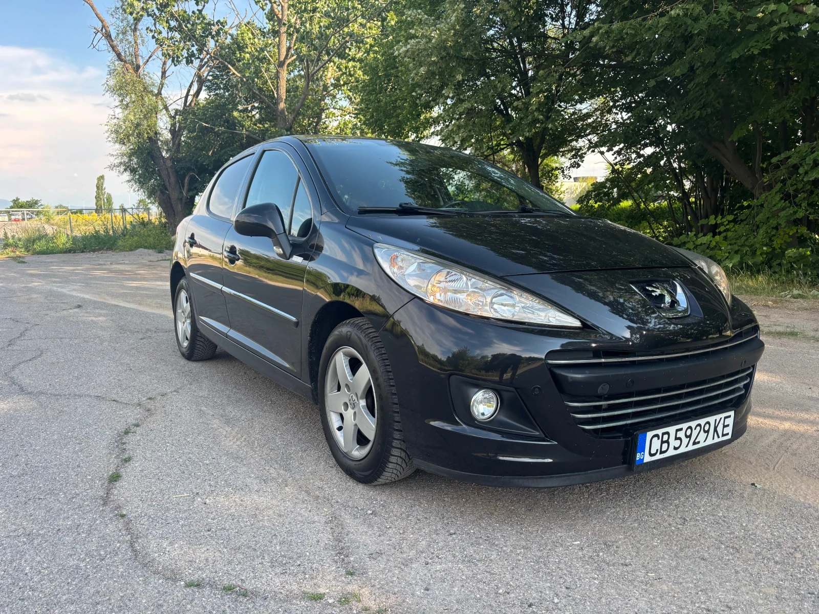 Peugeot 207 1.4 90 кс