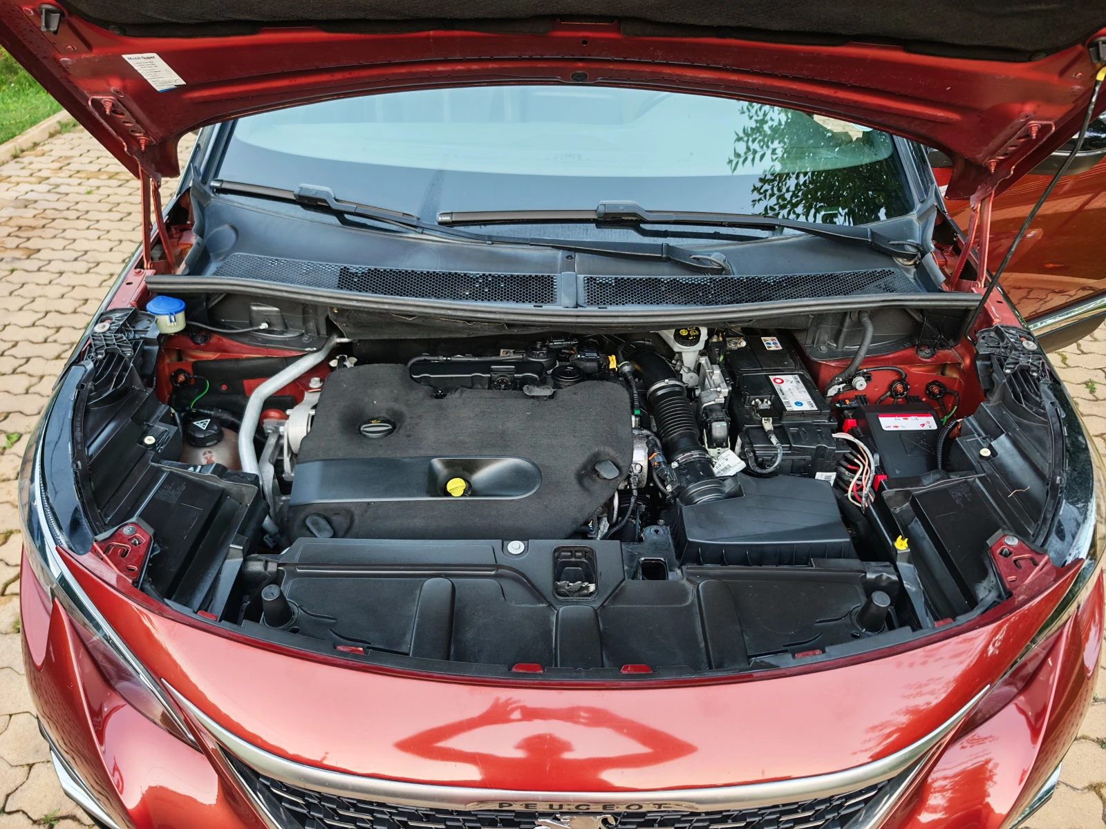 Peugeot 3008 2.0 HDI-GT LINE-КОЖА-НАВИГАЦИЯ-КАМЕРА, снимка 16 - Автомобили и джипове - 55098921