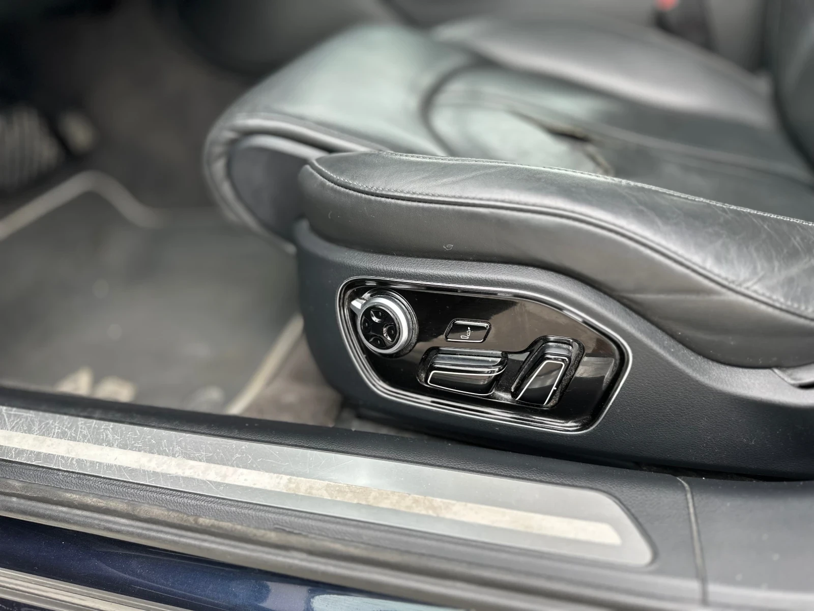 Audi A8 4.2 бензин , снимка 7 - Автомобили и джипове - 55419458