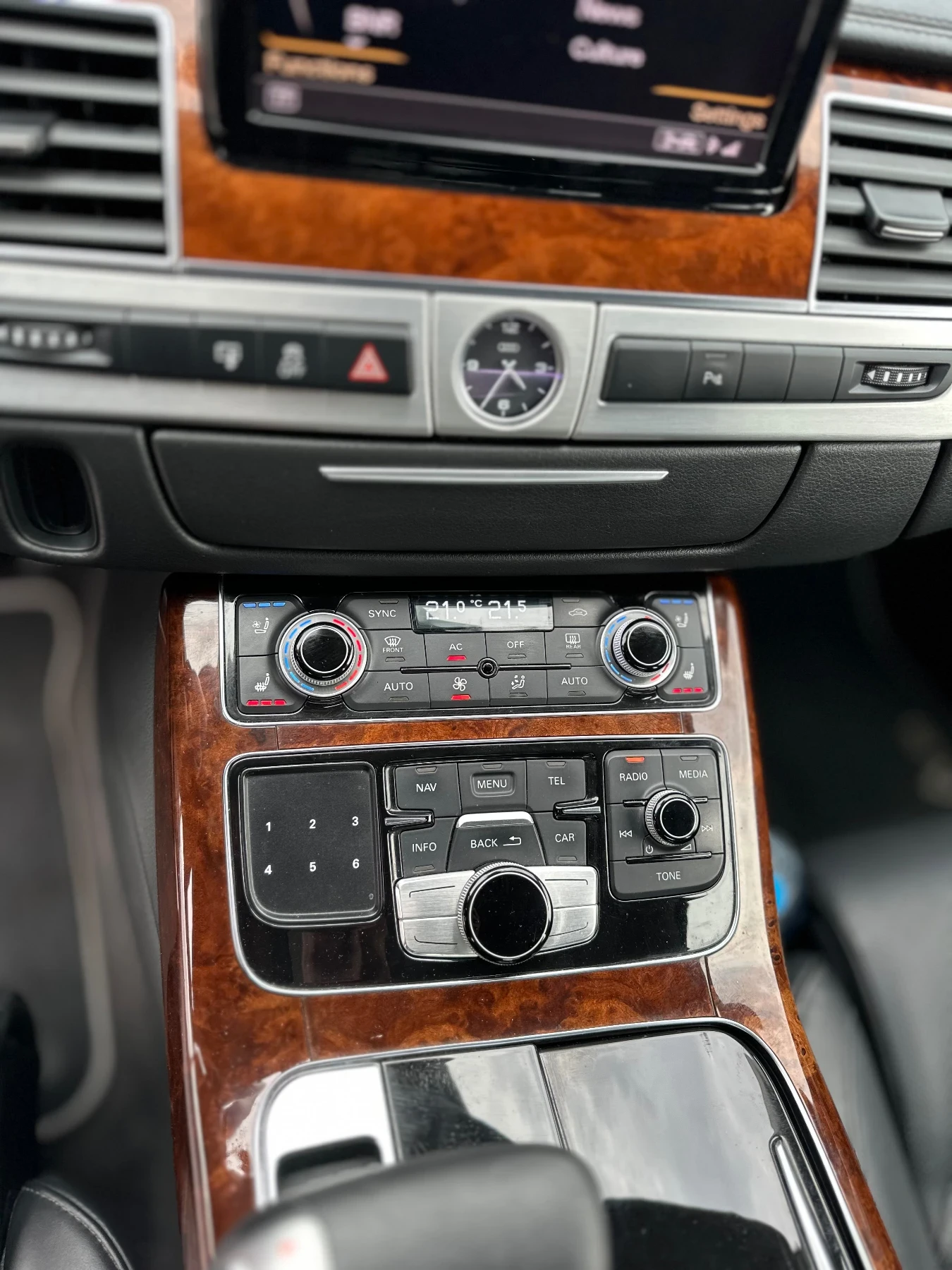 Audi A8 4.2 бензин , снимка 8 - Автомобили и джипове - 55419458