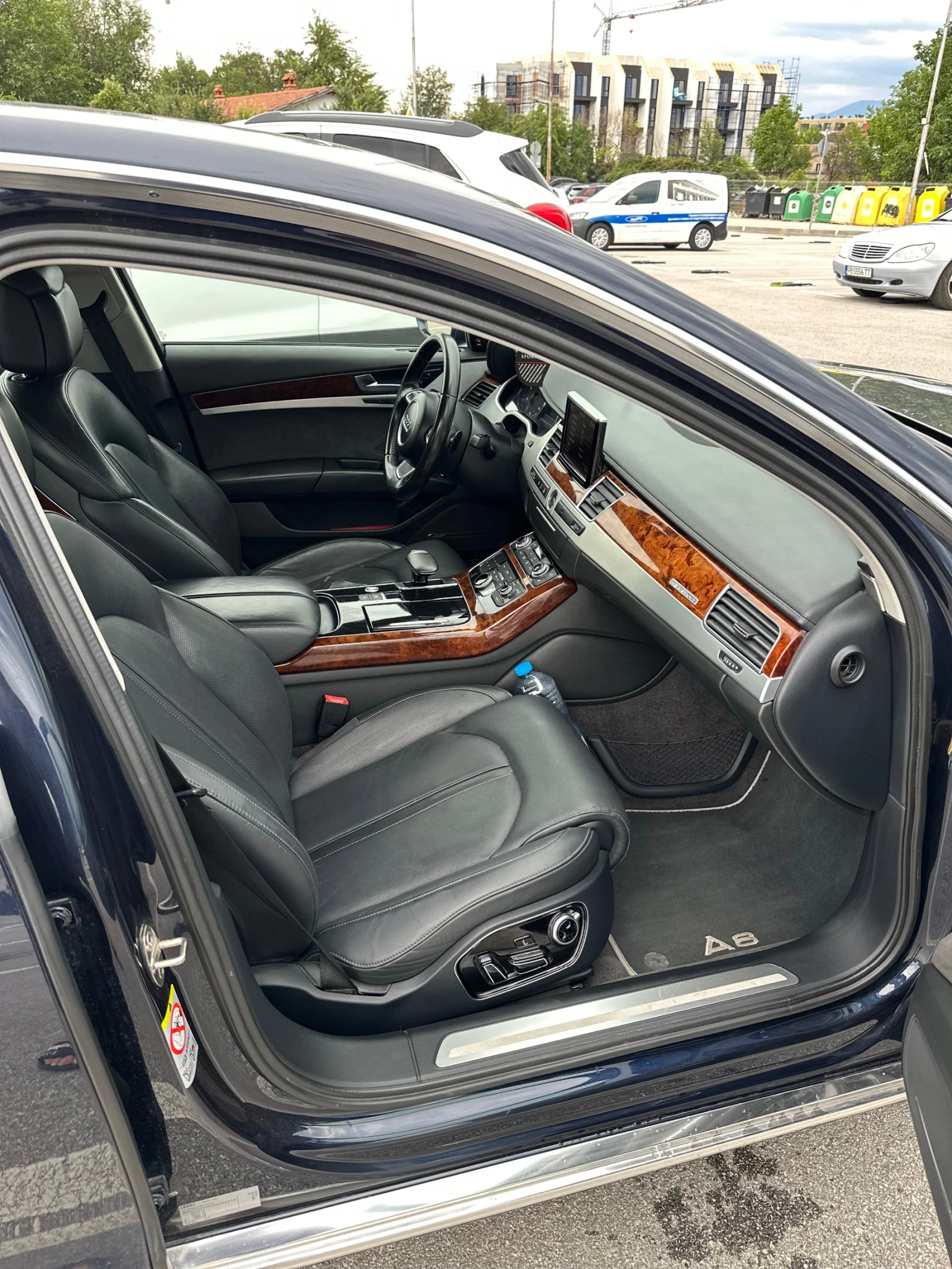 Audi A8 4.2 бензин , снимка 9 - Автомобили и джипове - 55419458
