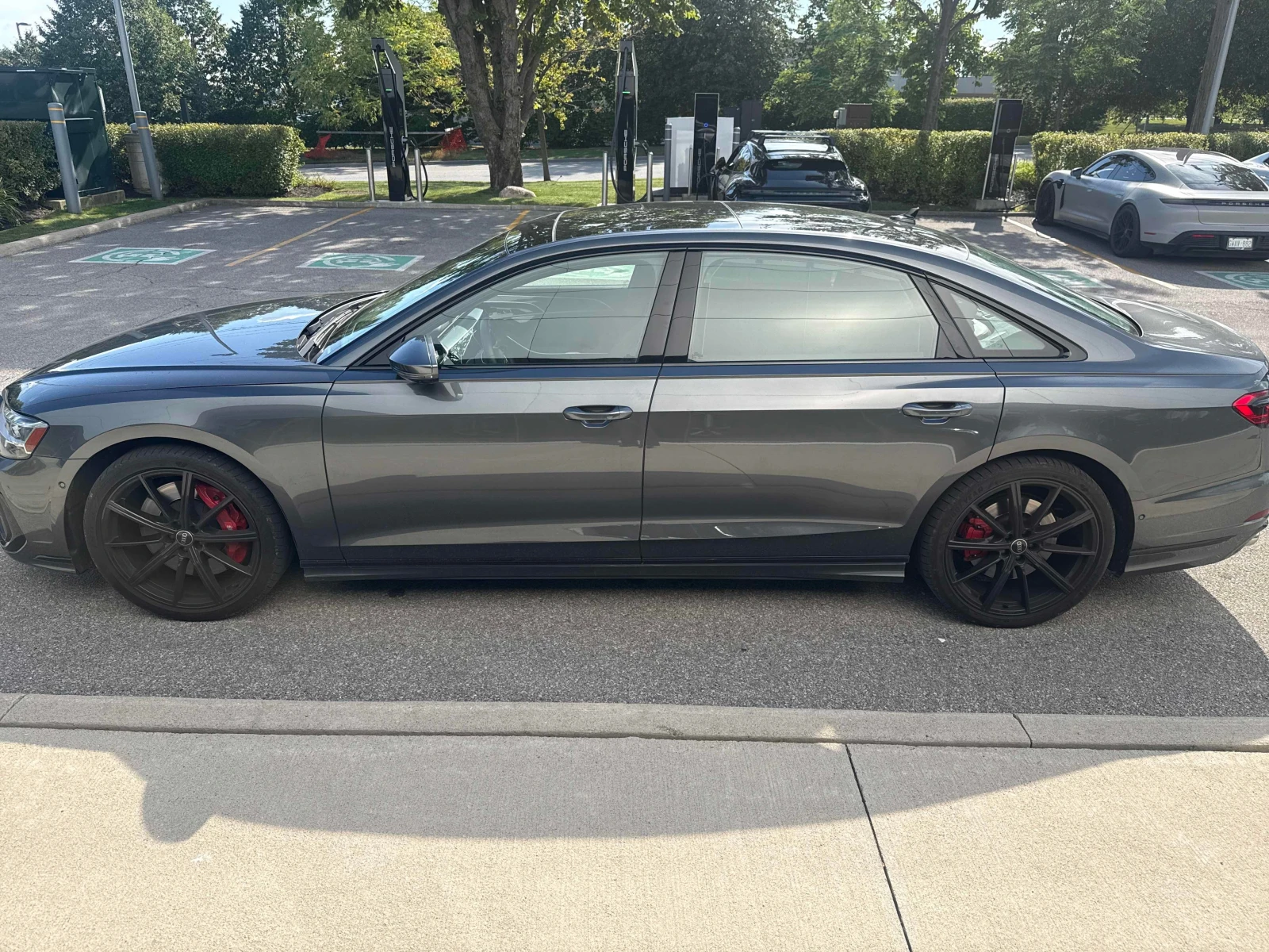 Audi S8 * L * АВТОКРЕДИТ БЕЗ ПЪРВОНАЧАЛНА ВНОСКА* , снимка 2 - Автомобили и джипове - 55848139