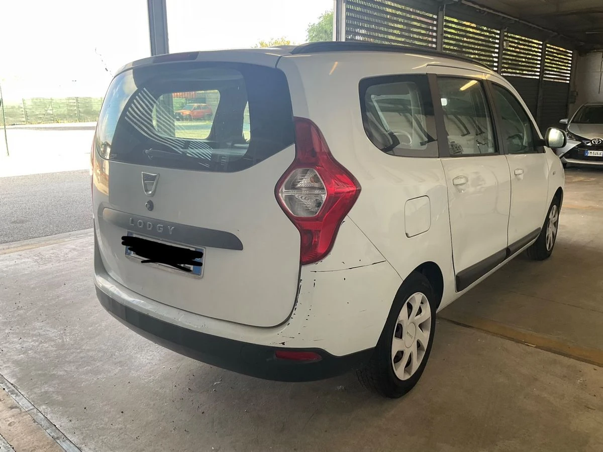 Dacia Lodgy LPG | Navi | Laureate, снимка 2 - Автомобили и джипове - 56063891