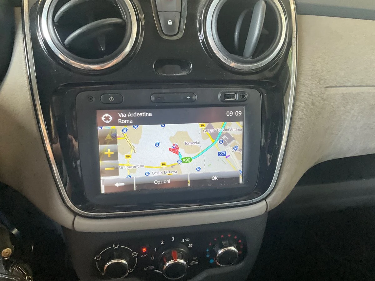 Dacia Lodgy LPG | Navi | Laureate, снимка 5 - Автомобили и джипове - 56063891