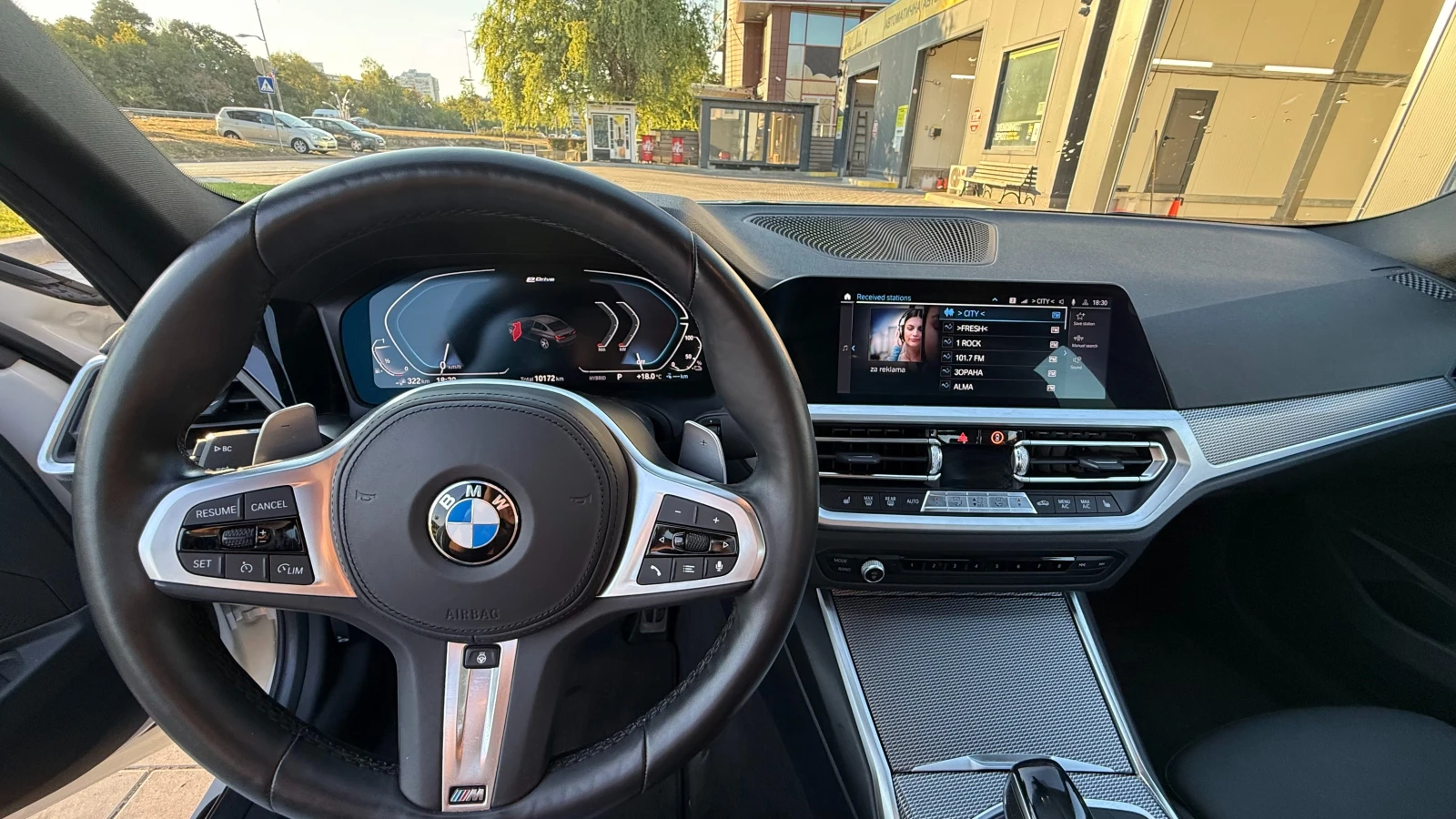 BMW 330 G20 330e, снимка 11 - Автомобили и джипове - 56162306