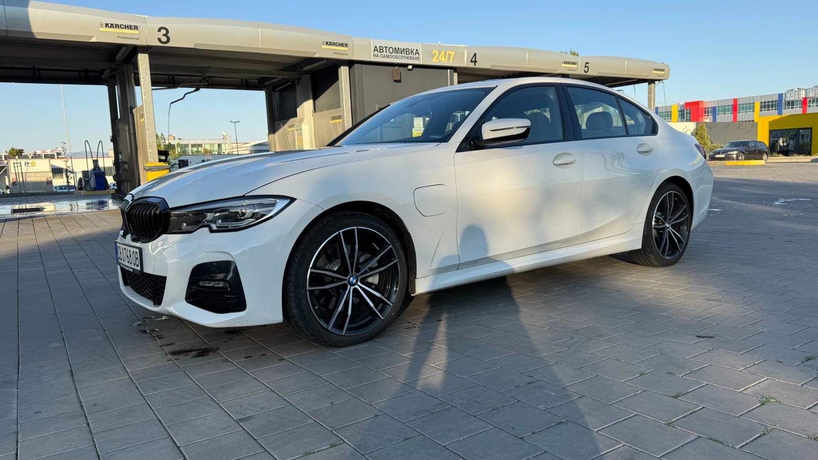 BMW 330 G20 330e, снимка 3 - Автомобили и джипове - 56162306