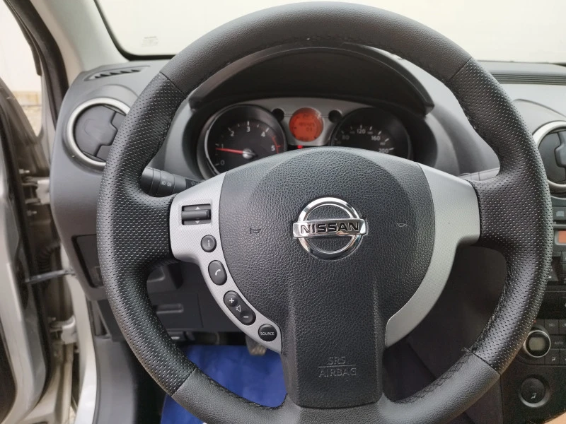 Nissan Qashqai 1.5 DCI, снимка 10 - Автомобили и джипове - 42329490