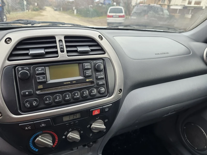 Toyota Rav4 D4D, снимка 12 - Автомобили и джипове - 48551935