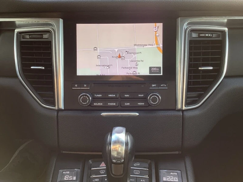 Porsche Macan ПОДГРЕВ* ОБДУХВАНЕ* CAM* KEYLESS* PANO* , снимка 13 - Автомобили и джипове - 52522316