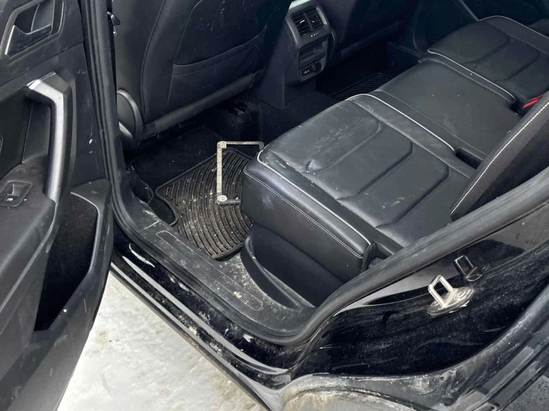 VW Tiguan * Highline * CARFAX * ЦЕНА ДО БГ, снимка 10 - Автомобили и джипове - 53584586