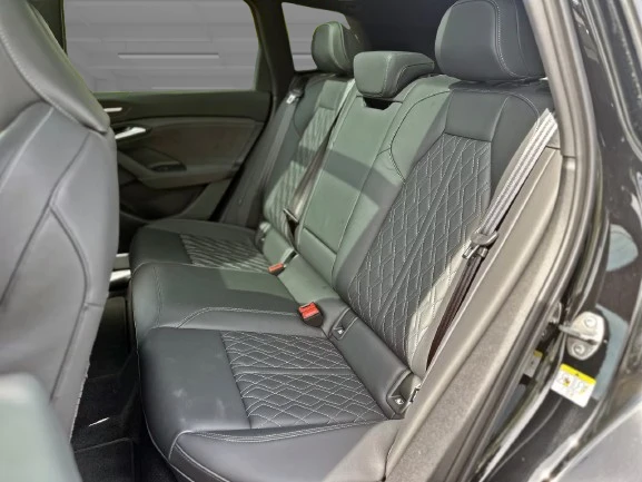 Audi Q6 SQ6 e-tron = Black Optics = Гаранция, снимка 13 - Автомобили и джипове - 54441363