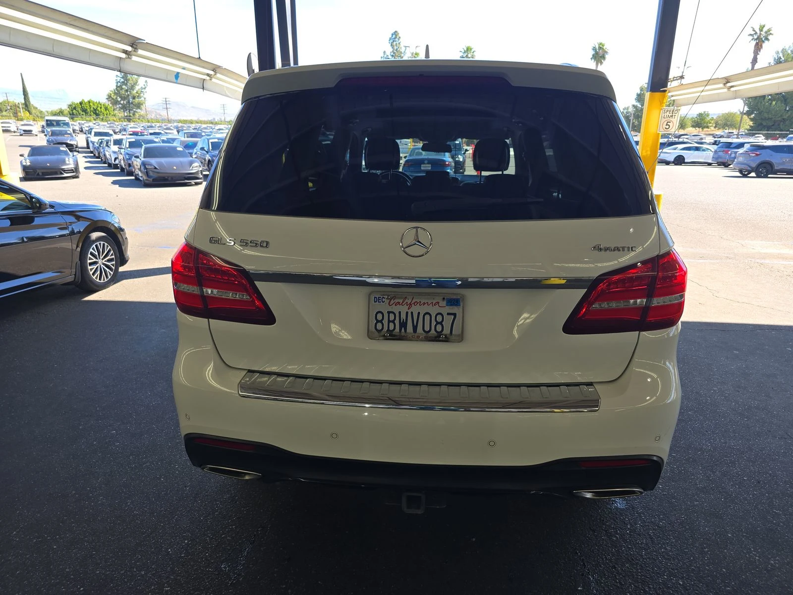 Mercedes-Benz GLS 500 AMG* PACK* ДИСТРОНИК* ОБДУХВАНЕ* LANE* ASSIST* , снимка 6 - Автомобили и джипове - 53915563