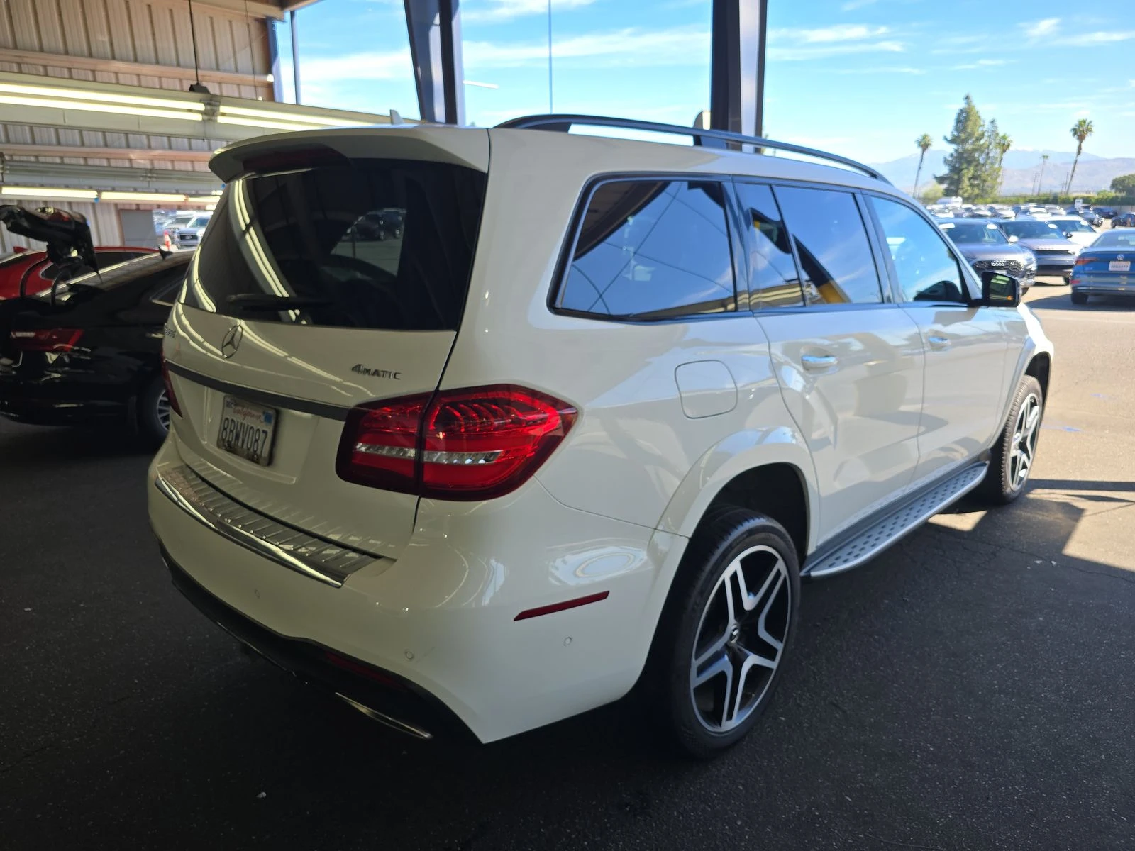 Mercedes-Benz GLS 500 AMG* PACK* ДИСТРОНИК* ОБДУХВАНЕ* LANE* ASSIST* , снимка 2 - Автомобили и джипове - 53915563