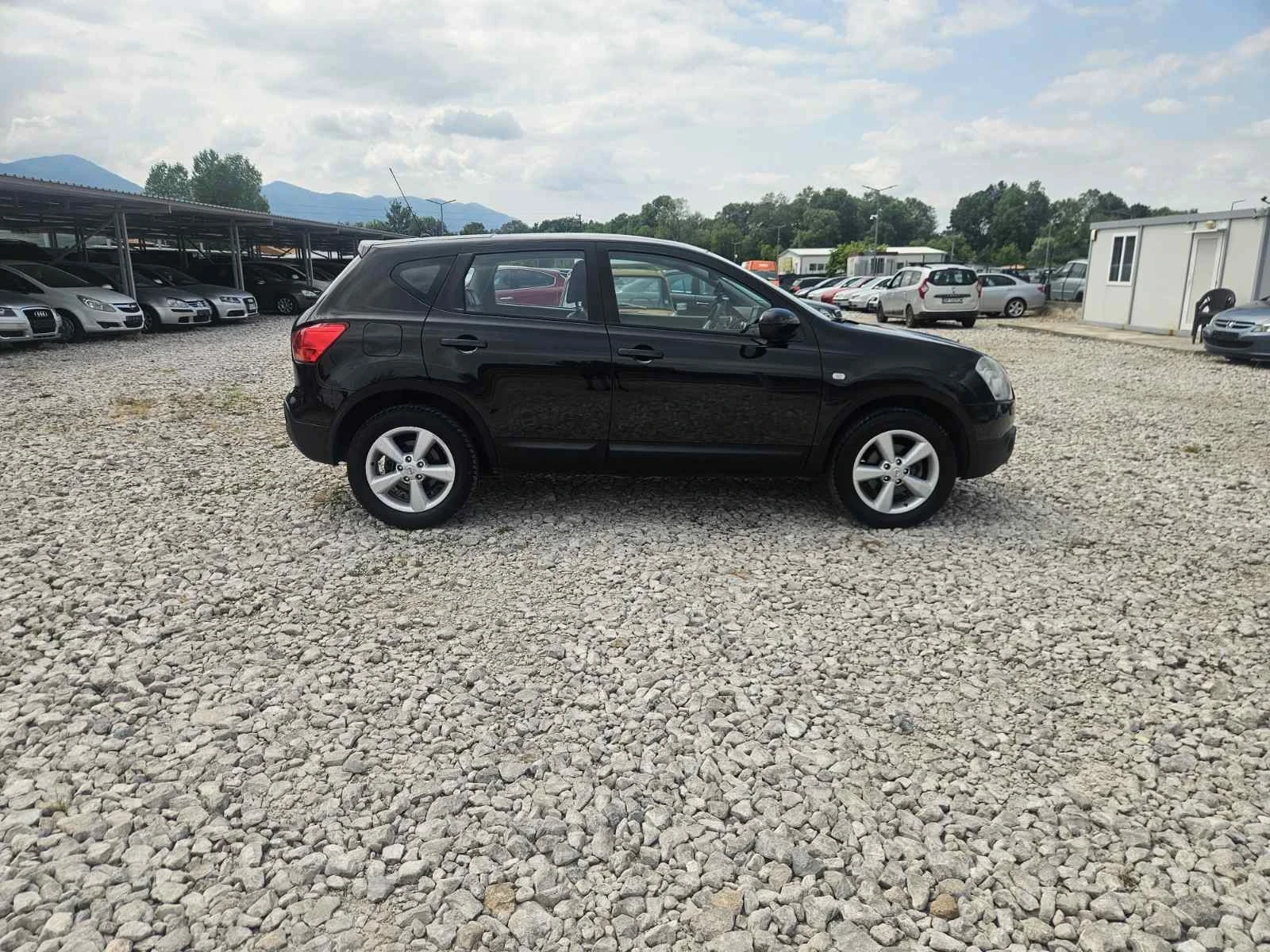 Nissan Qashqai, снимка 6 - Автомобили и джипове - 55121870