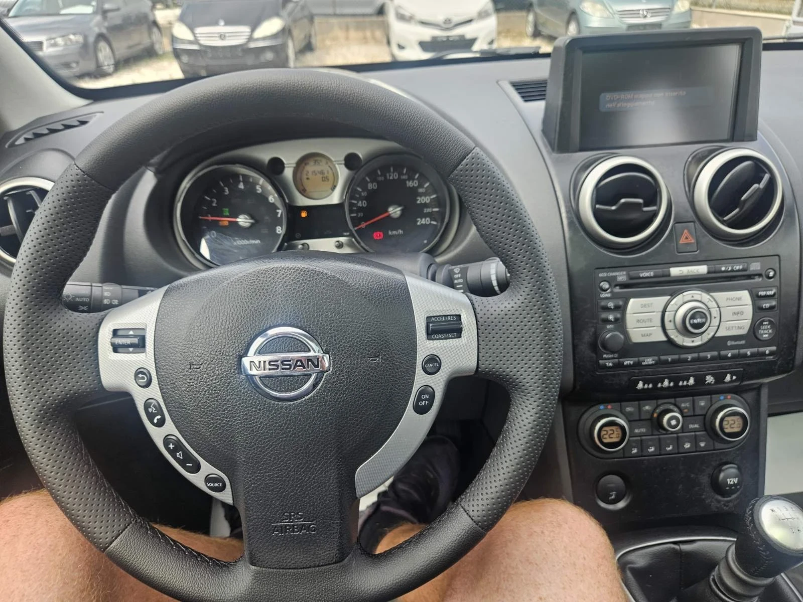 Nissan Qashqai, снимка 11 - Автомобили и джипове - 55121870