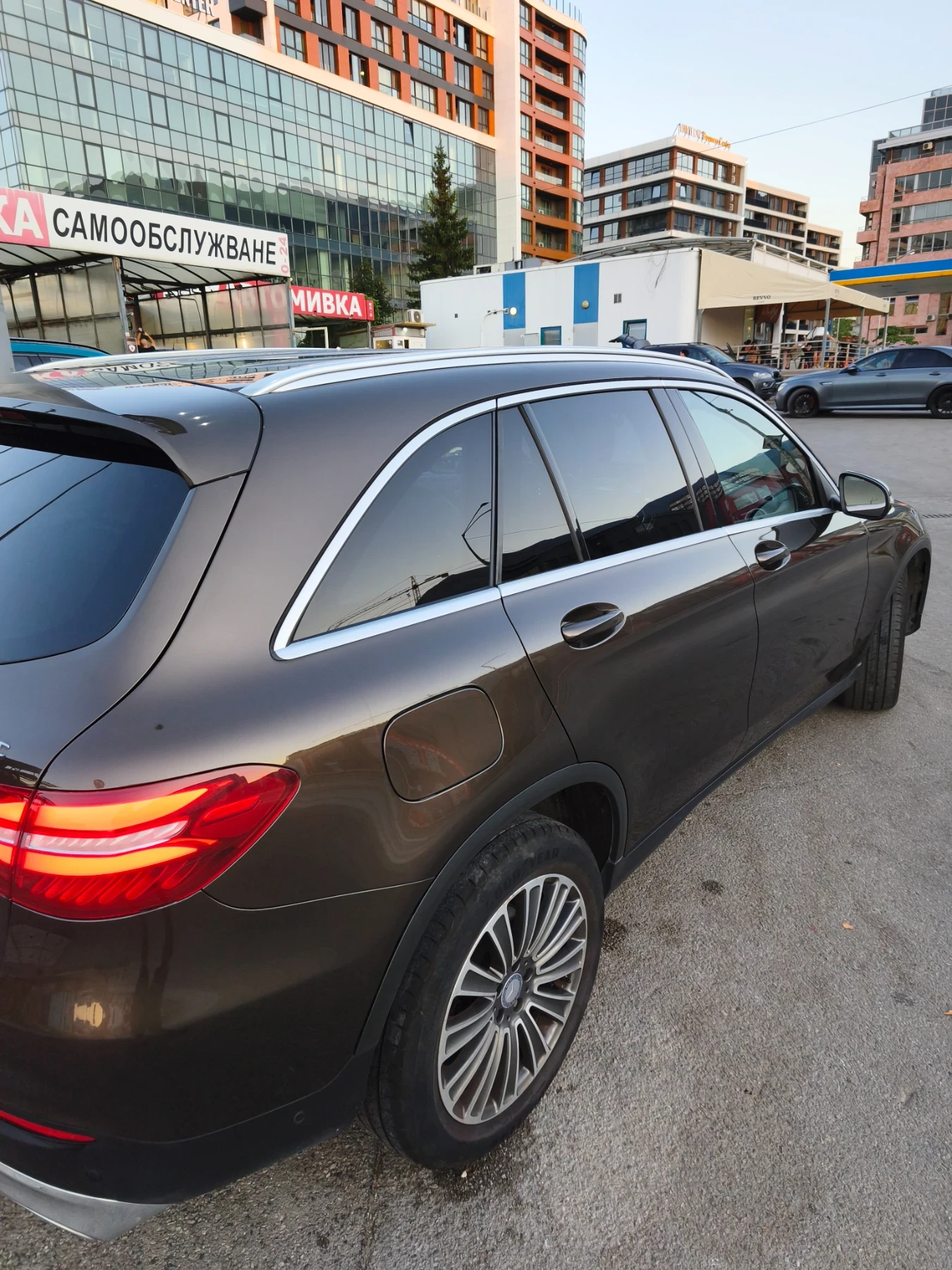 Mercedes-Benz GLC 250, снимка 11 - Автомобили и джипове - 55619426
