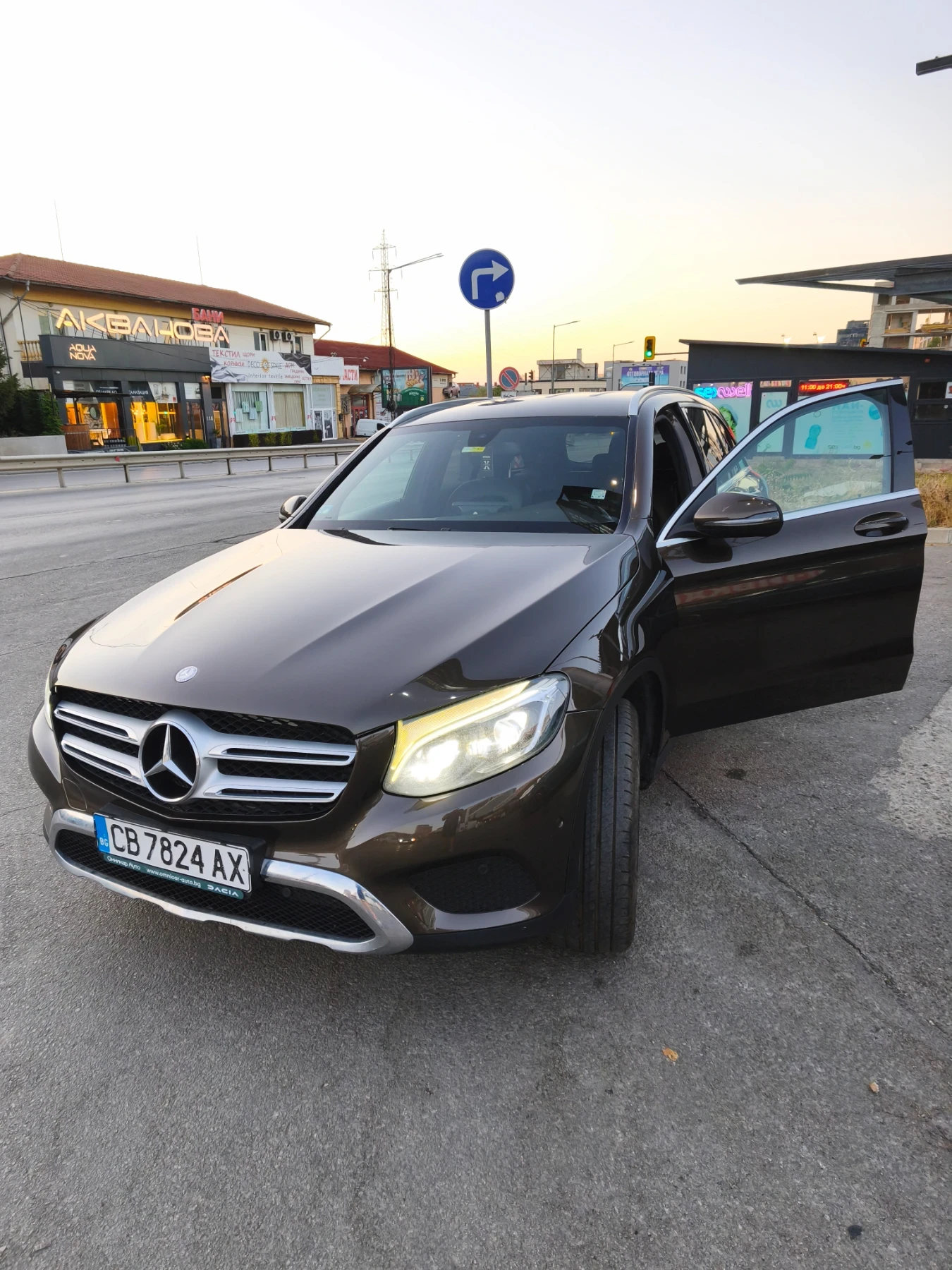 Mercedes-Benz GLC 250, снимка 5 - Автомобили и джипове - 55619426