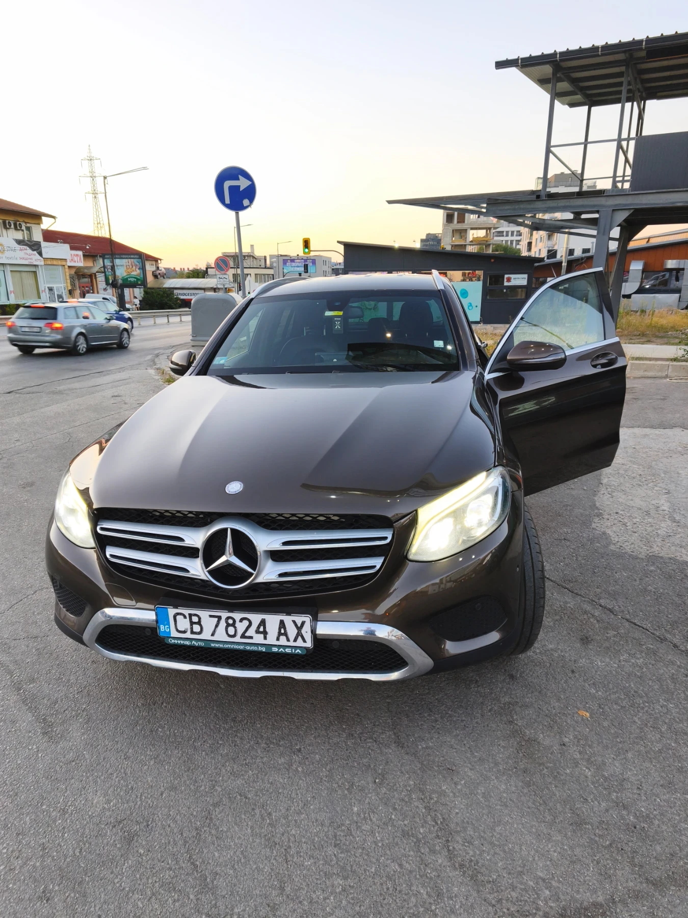 Mercedes-Benz GLC 250, снимка 4 - Автомобили и джипове - 55619426