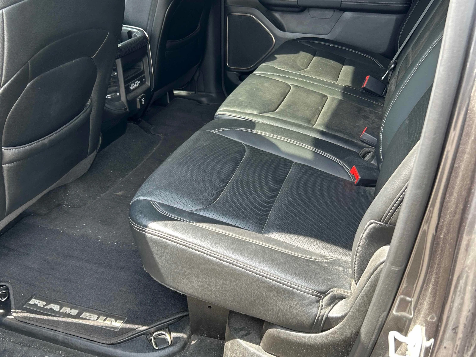 Dodge RAM 1500 Sport / Head up / 360 / Carfax / Автокредит , снимка 11 - Автомобили и джипове - 55967292