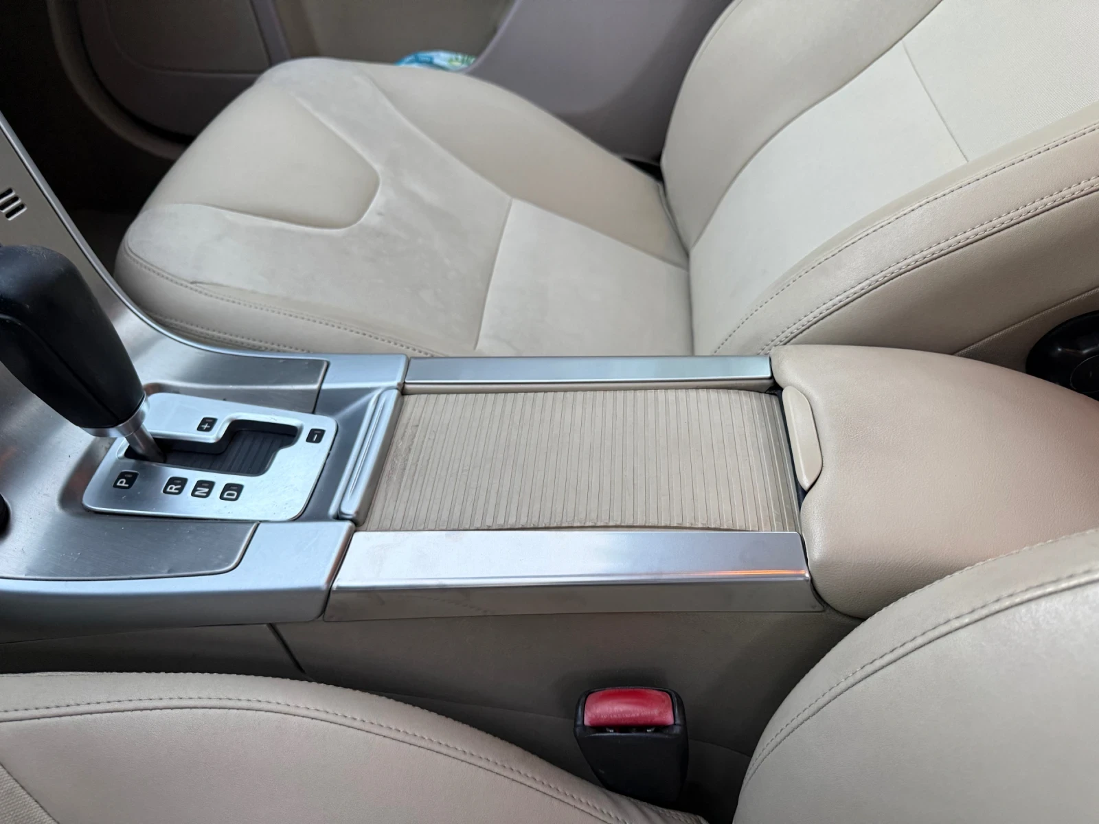Volvo XC60 2.4 D5 175, снимка 6 - Автомобили и джипове - 56587092