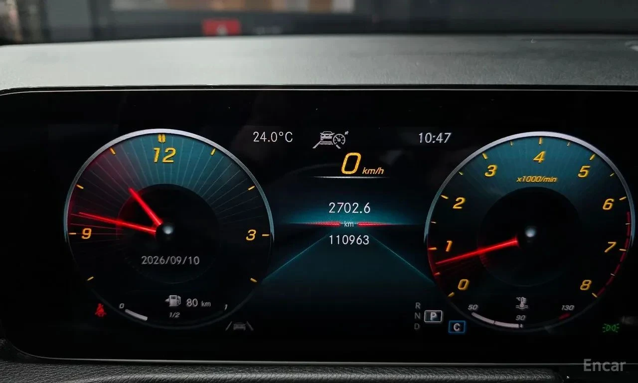 Mercedes-Benz GLB 220, снимка 9 - Автомобили и джипове - 56689856