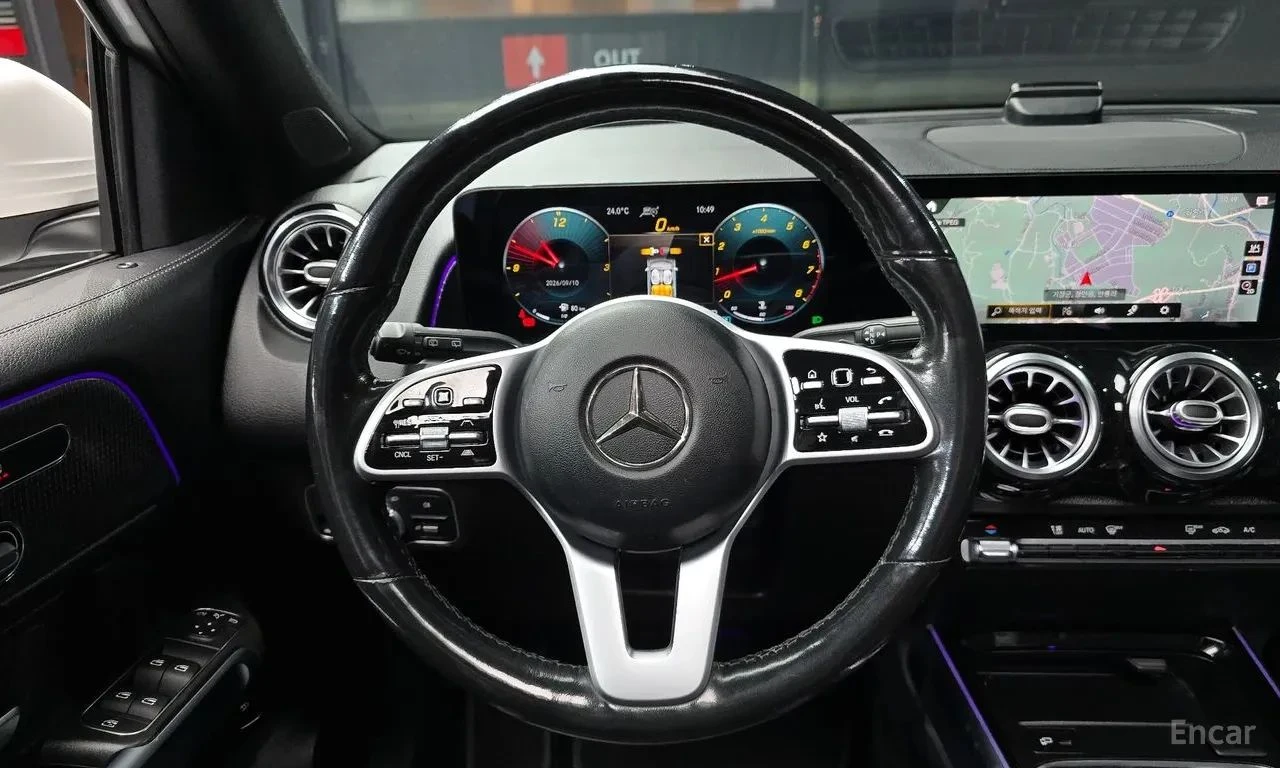 Mercedes-Benz GLB 220, снимка 8 - Автомобили и джипове - 56689856