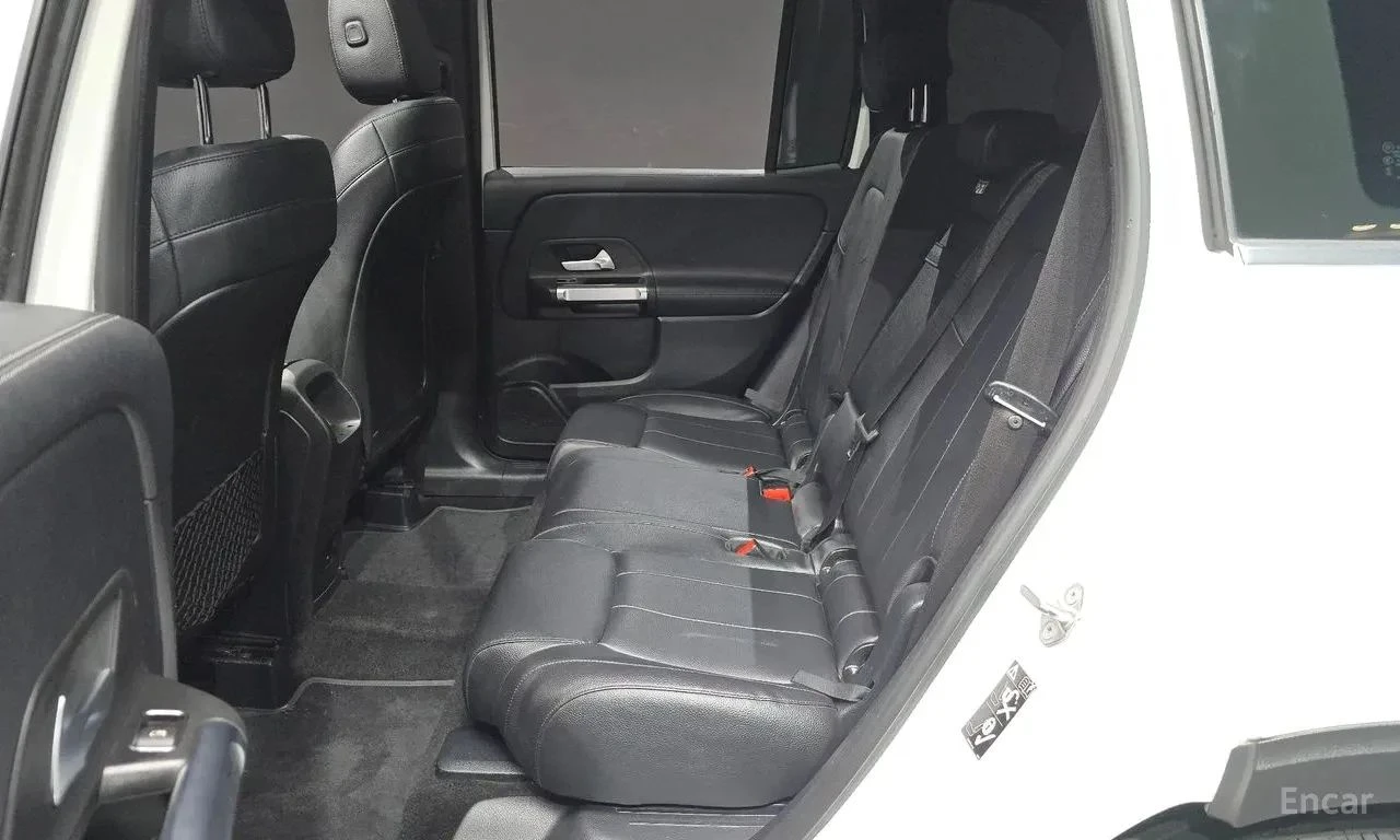 Mercedes-Benz GLB 220, снимка 13 - Автомобили и джипове - 56689856