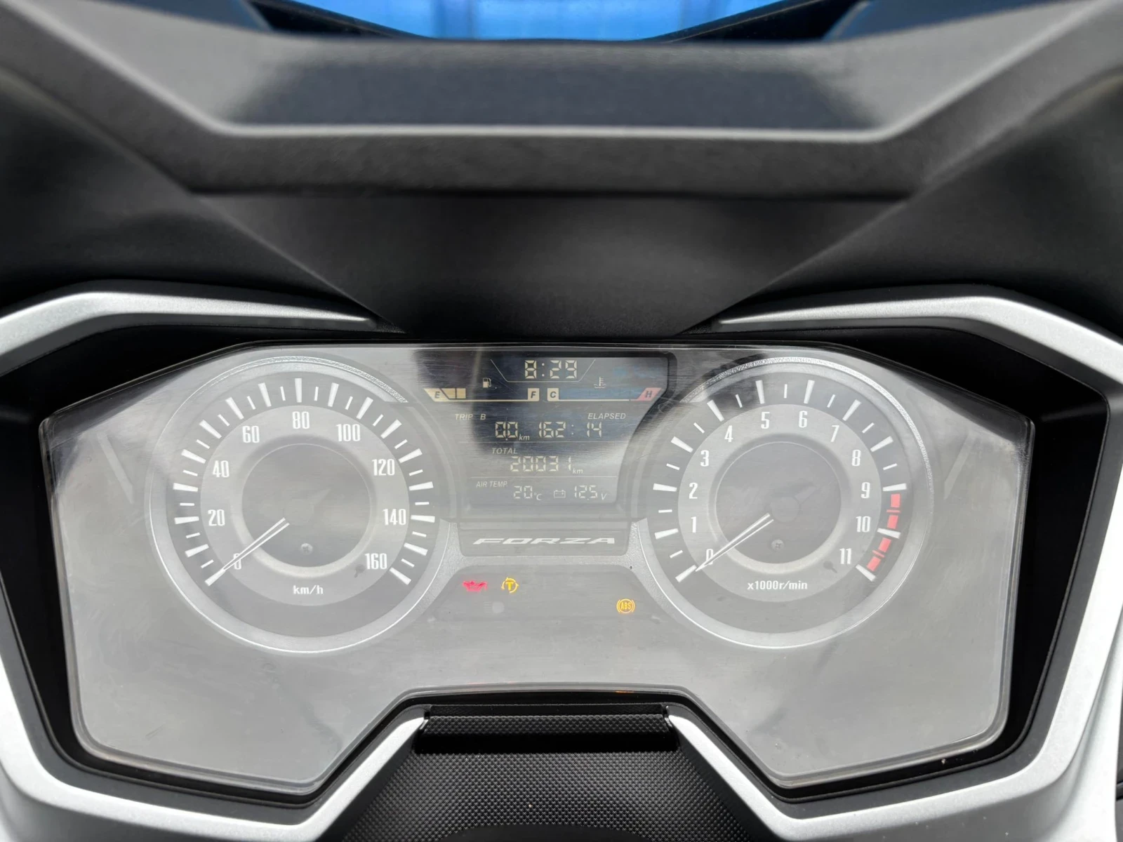 Honda Forza 300i ABS TC 2020 - изображение 8