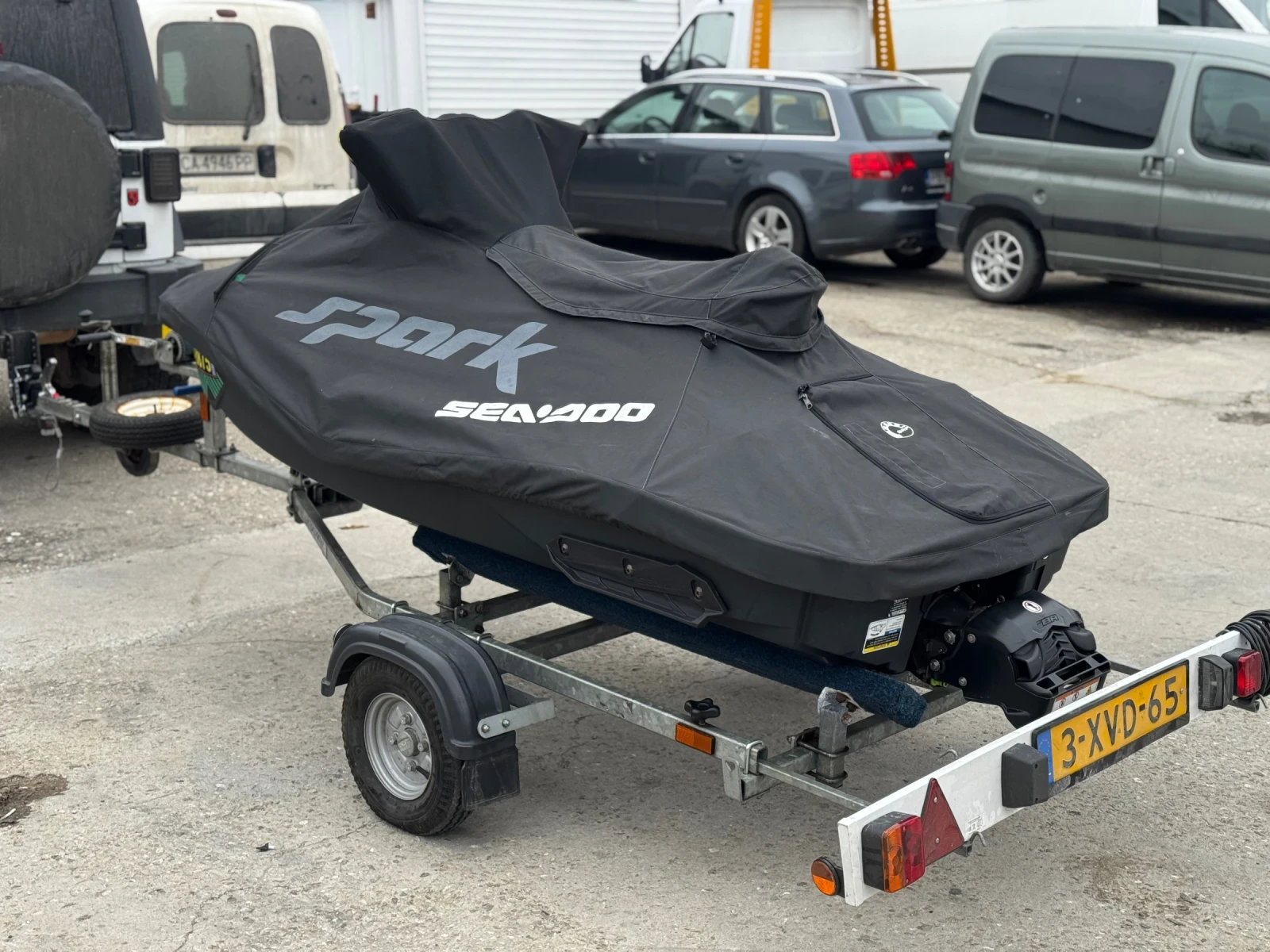 Джет Bombardier Sea Doo Spark Trixx 2Up, снимка 9 - Воден транспорт - 54022203
