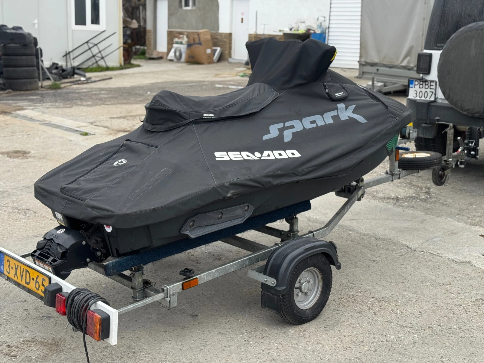 Джет Bombardier Sea Doo Spark Trixx 2Up, снимка 8 - Воден транспорт - 54022203
