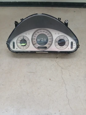 А211 530 89 47 километраж Mercedes W211, снимка 1