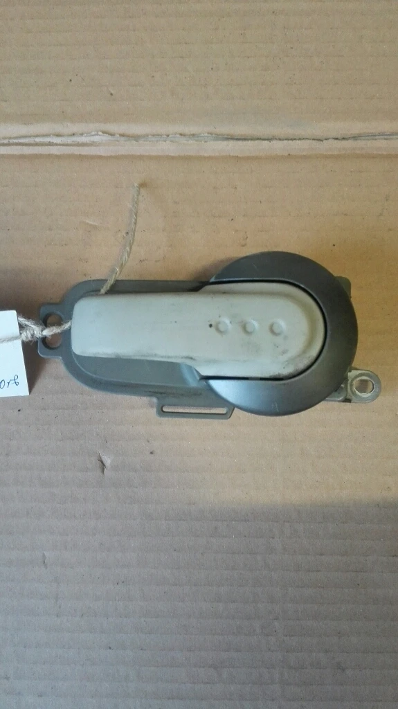 Дръжка врата вътрешна предна дясна Нисан Микра 4врати