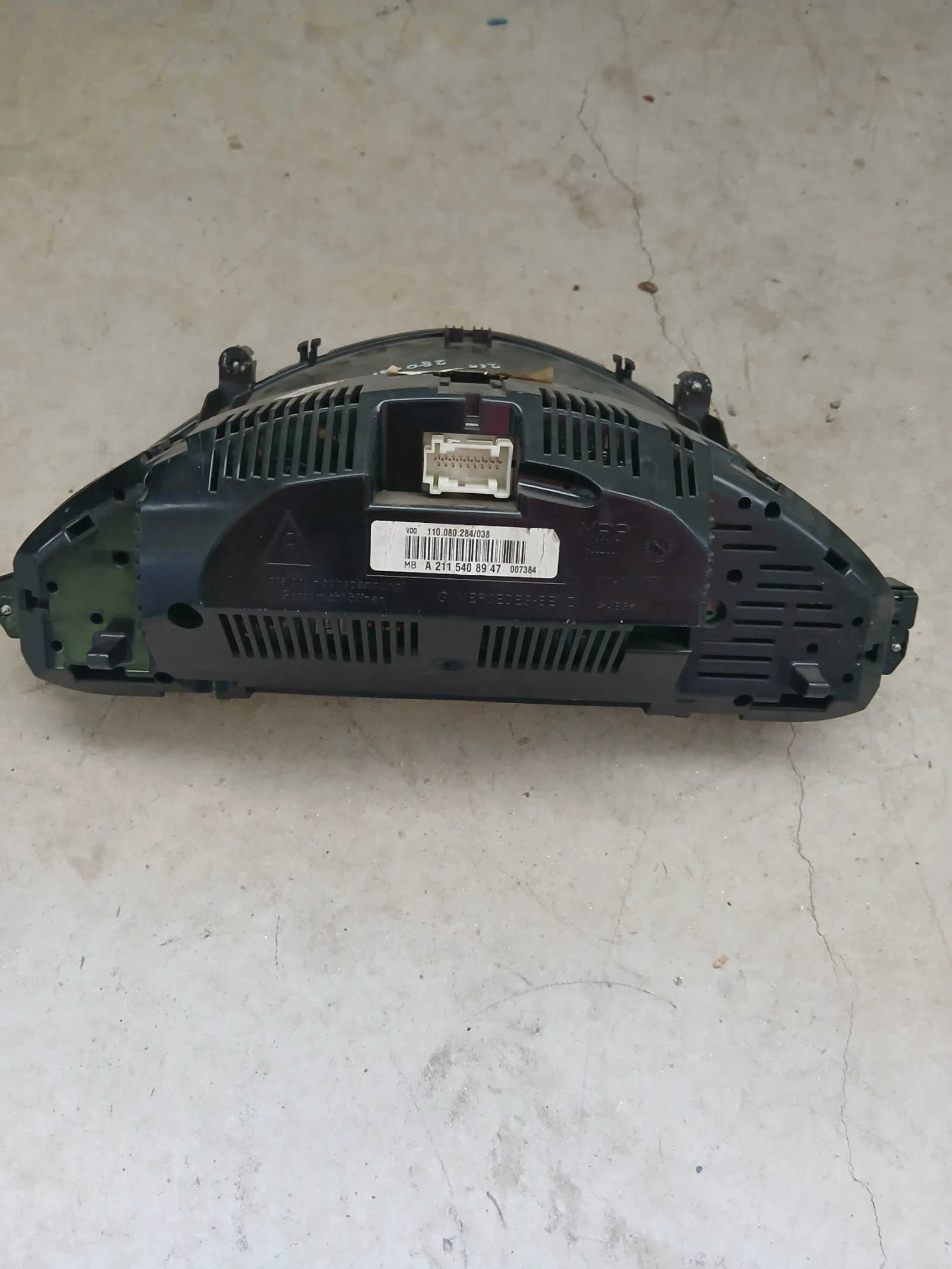 А211 530 89 47 километраж Mercedes W211, снимка 2 - Части - 55204376