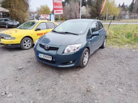 Toyota Auris Напълно обслужена, готова за каране !, снимка 3