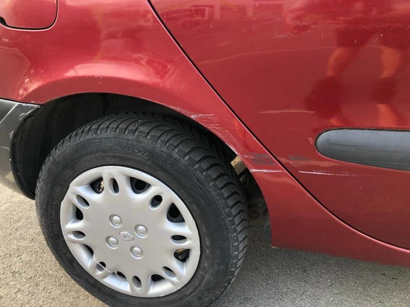 Renault Scenic 1.6 e, снимка 14 - Автомобили и джипове - 52565658