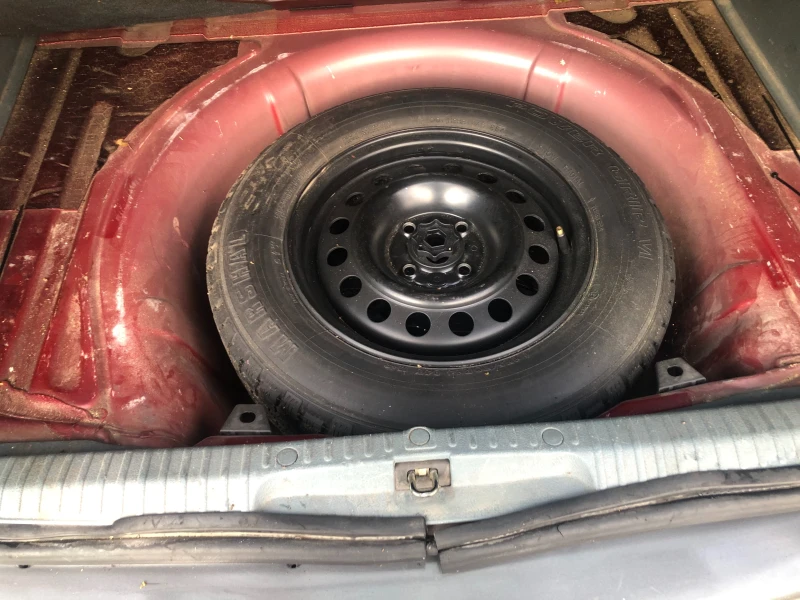 Renault Scenic 1.6 e, снимка 15 - Автомобили и джипове - 52565658