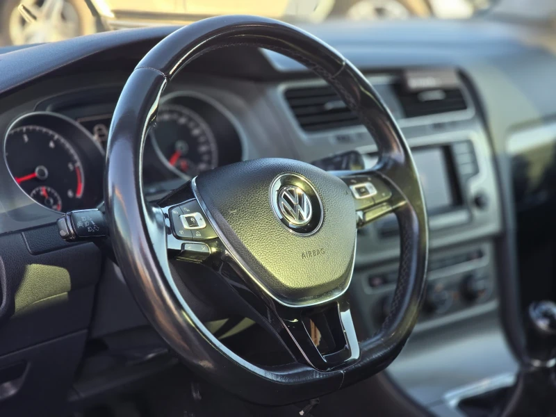 VW Golf 1.6TDI 105 , снимка 8 - Автомобили и джипове - 52170665