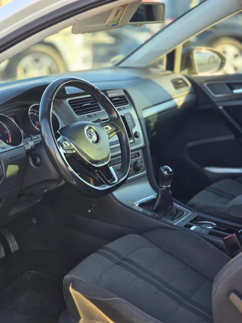 VW Golf 1.6TDI 105 , снимка 7 - Автомобили и джипове - 52170665