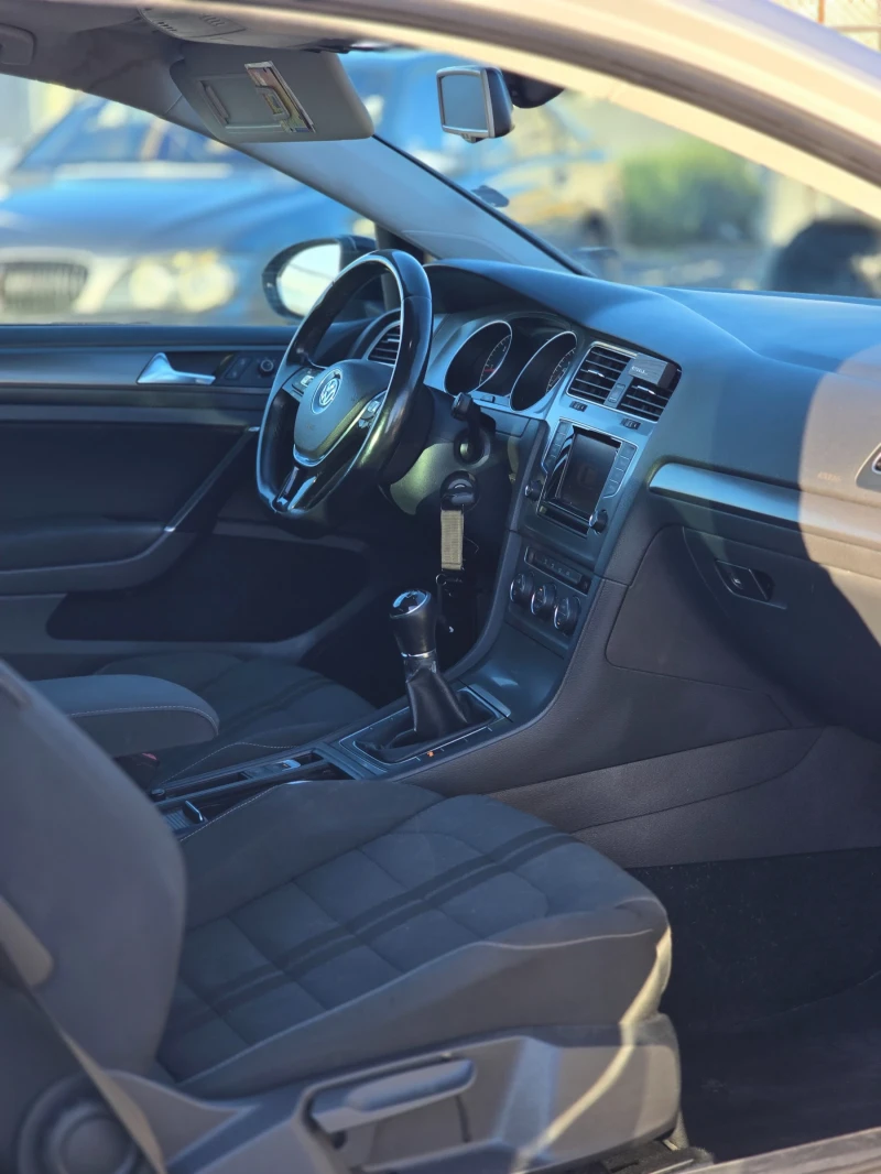 VW Golf 1.6TDI 105 , снимка 9 - Автомобили и джипове - 52170665