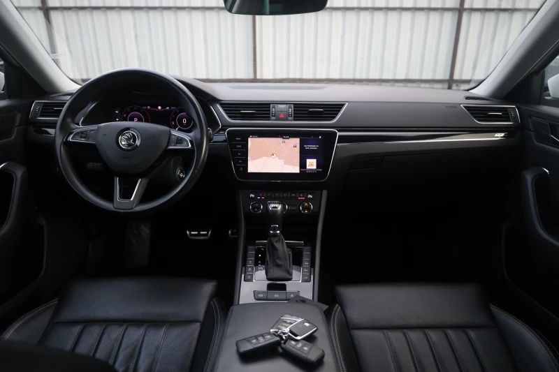 Skoda Superb 2.0TDI L&K Face 4x4 ACC Pano Canton KAM StH#iCarbg, снимка 13 - Автомобили и джипове - 52401552