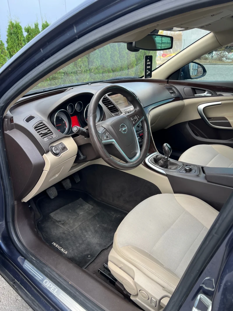 Opel Insignia 2.0CDTI 160кс , снимка 9 - Автомобили и джипове - 52710988